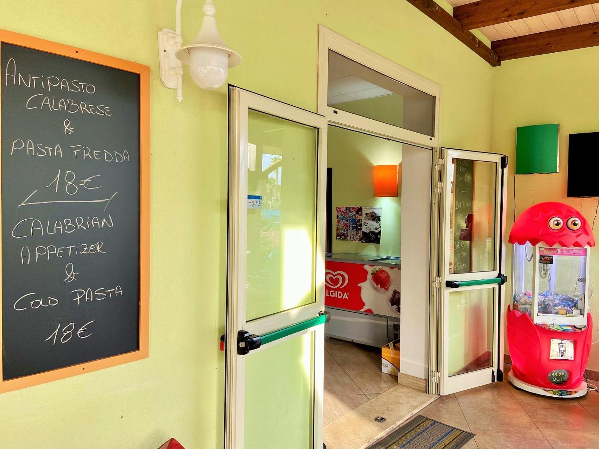Ferienwohnung Pizzo Beach Club Exterior foto