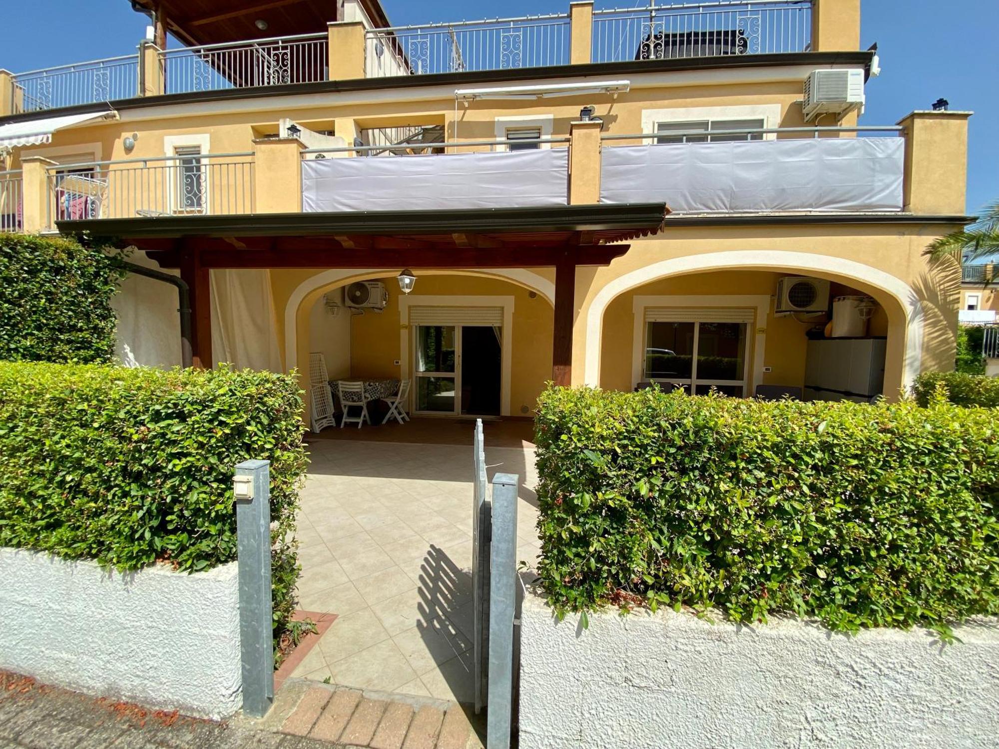 Ferienwohnung Pizzo Beach Club Zimmer foto